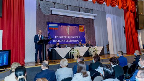 Действовать в соответствии с буквой закона
